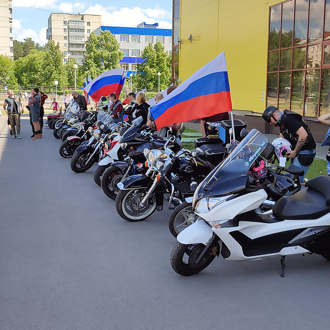 В Северске впервые в честь Дня России состоялся мотопробег | Администрация  ЗАТО Северск